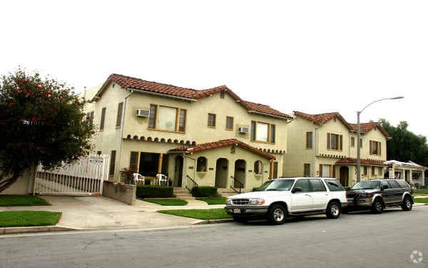 Foto principal - 122 S Olive Ave
