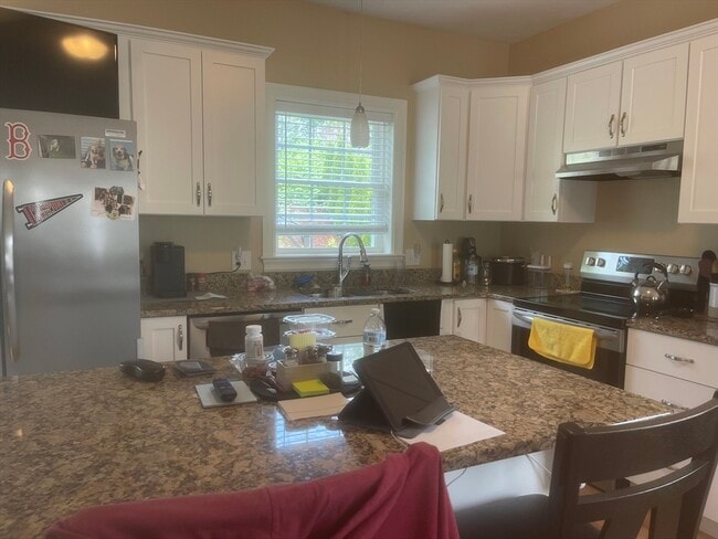 Building Photo - 23 Skyview Dr