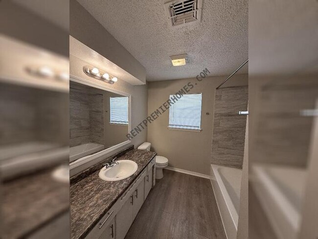 Photo - 5609 NW 58th St House