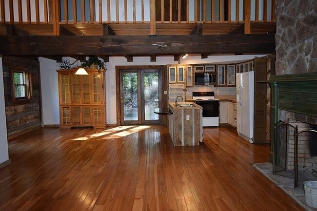 Photo - Sugar Mountain Cabin Home! Large, Finished Basement!