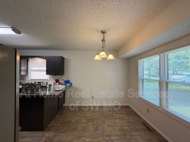 Foto del edificio - 3147 W Roxbury St