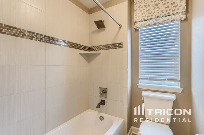 Foto del edificio - 10787 Hillsboro St