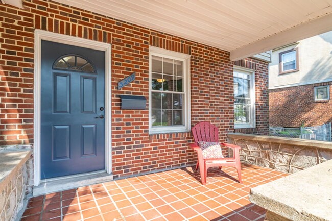 Building Photo - Gorgeous 3-bedroom Moravia townhome - Back...