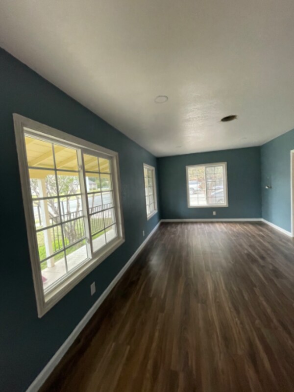 Building Photo - 545 Ojai Rd