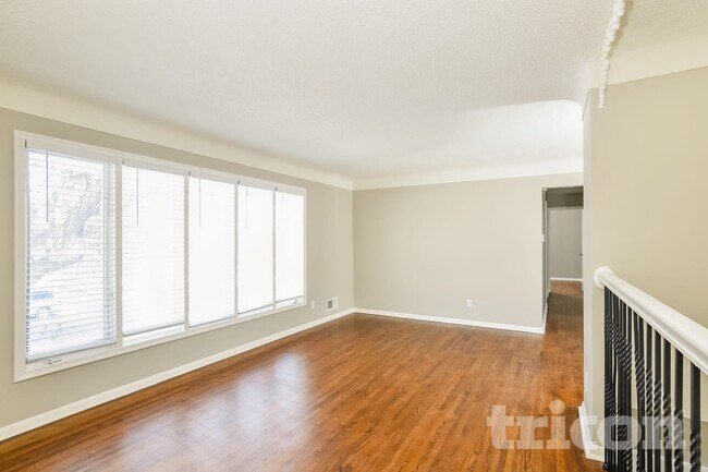 Foto del edificio - 3284 71st St E