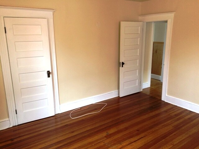 Building Photo - 26 Whiting Ave