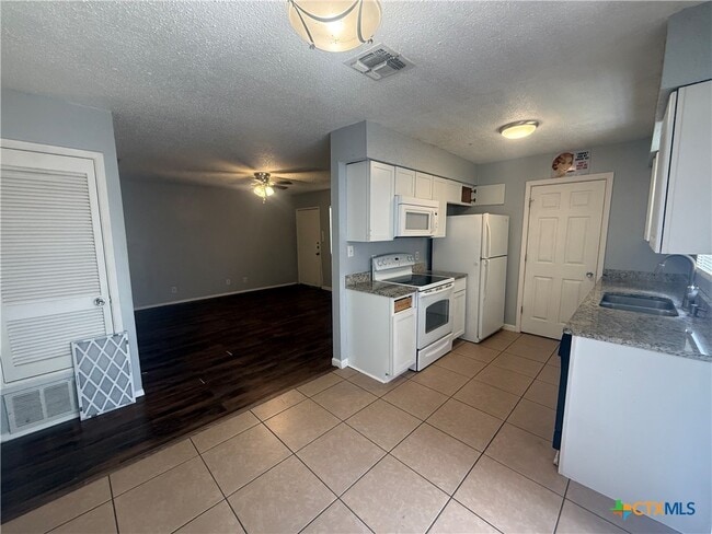 Building Photo - 106 Cockerham St