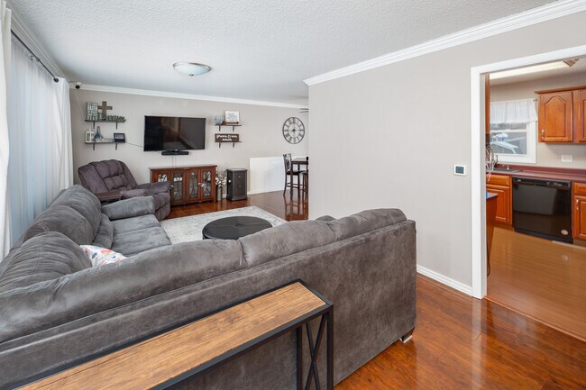 Building Photo - 3117 Windsor Dr