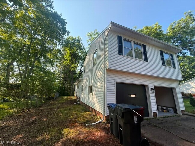 Foto del edificio - 6939 Highland Dr