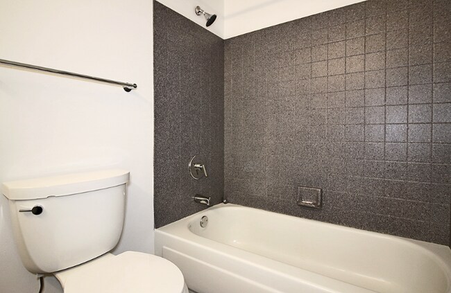 Foto del edificio - 425 E Ohio St