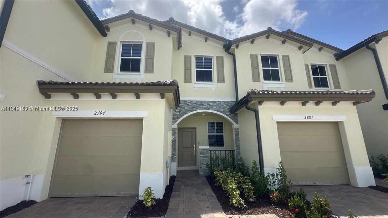 Foto principal - 2797 SE 25th Ave