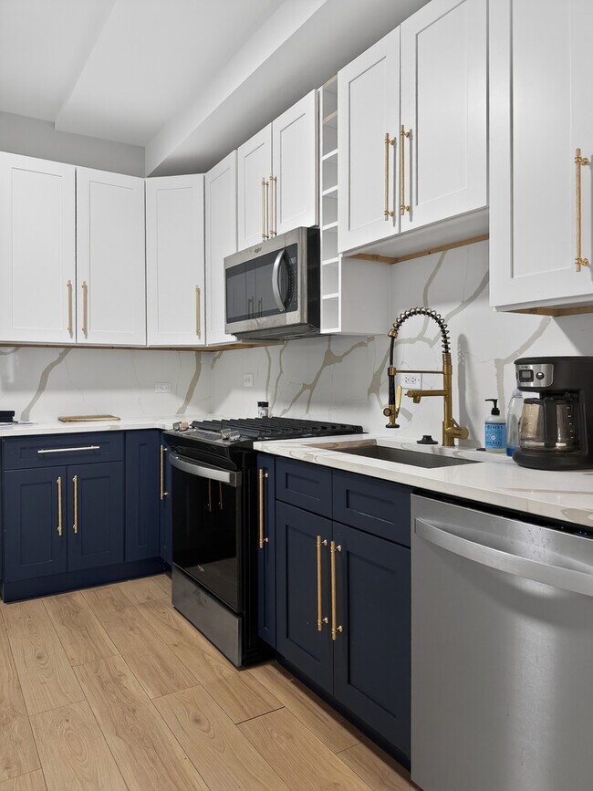 Foto del edificio - 2818 W Fletcher St