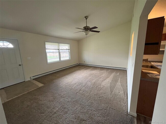 Foto del edificio - 867 Van Wagner Rd