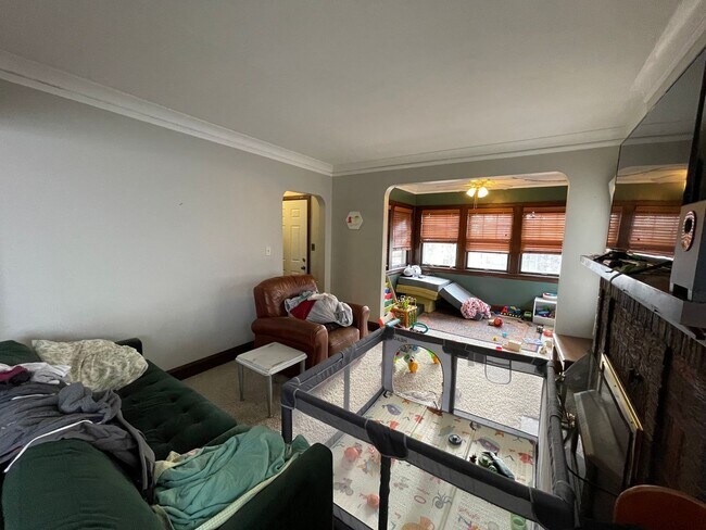 Foto del edificio - AVAILABLE JULY - 3 BEDROOM/1.5 BATHROOM HOME