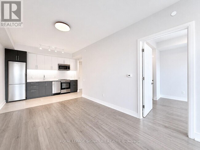 Photo du bâtiment - 2525 Bathurst St