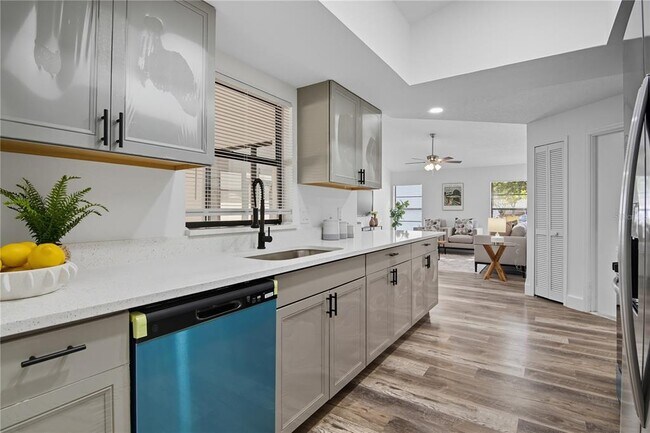 Building Photo - 205 Red Maple Dr