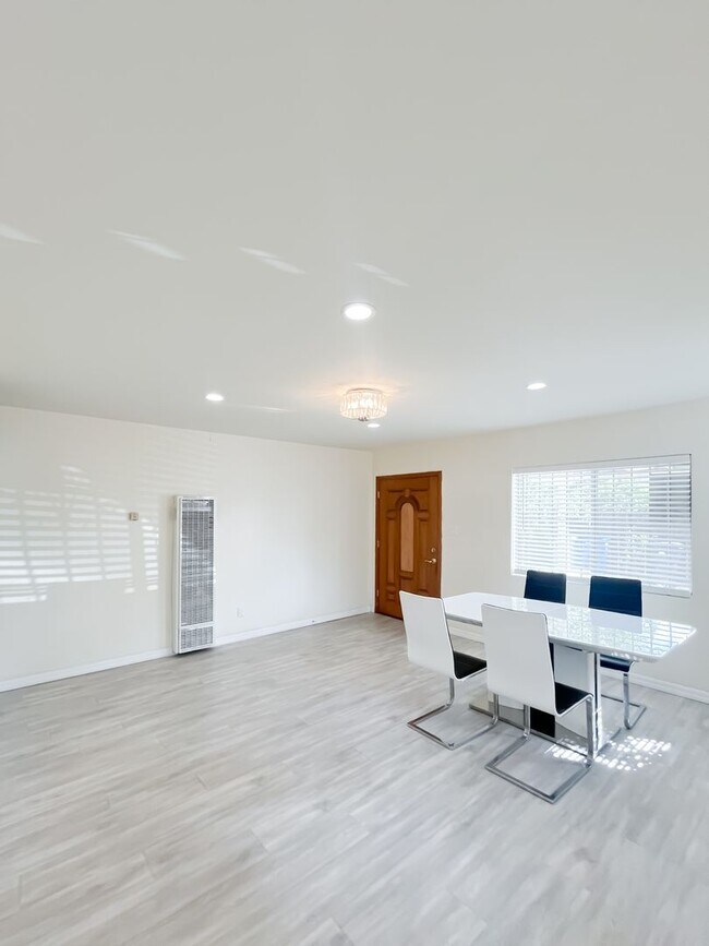 Foto del edificio - 807 Wilton Pl