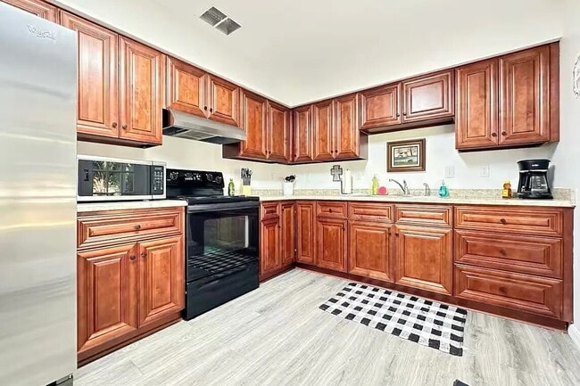 Building Photo - Available May 4 | Furnished or Unfurnished Options | 2 Bed / 2 Bath + Garage
