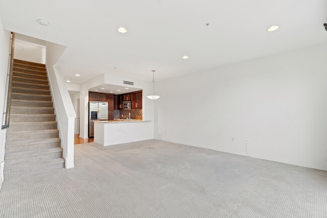 Foto del edificio - 931 E Walnut St