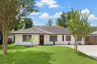Building Photo - 9711 Long Branch Ln