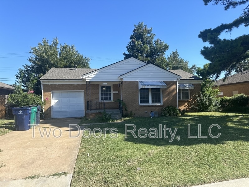 Building Photo - 745 SW 52nd St