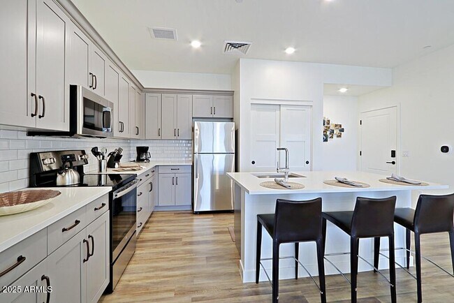 Foto del edificio - 475 N 9th St