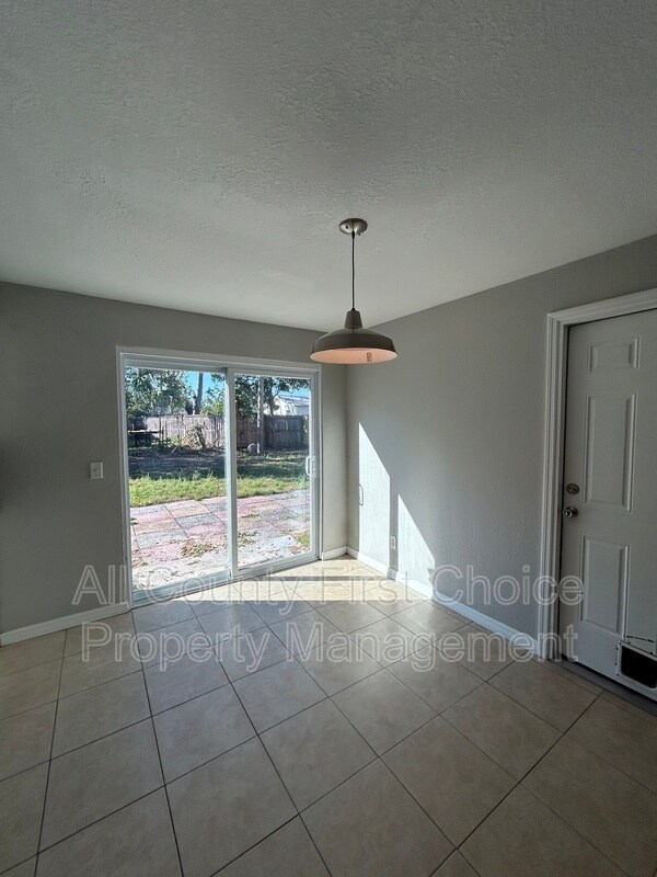 Foto del edificio - 3910 Porpoise Dr SE
