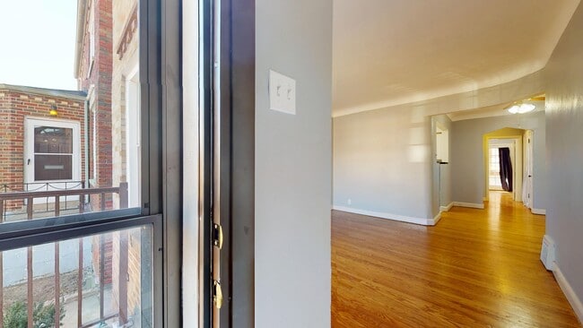 Building Photo - 5816 Mardel Ave