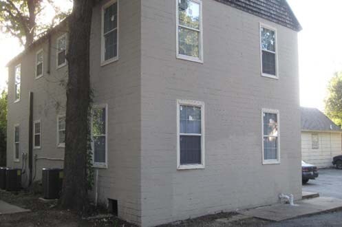 Building Photo - 1723 Oak Knoll Dr