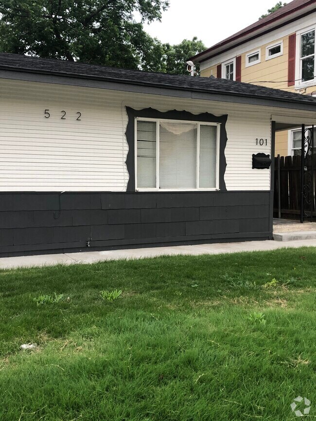 Tobin Hill Apartments for Rent with Hardwood Floors San Antonio, TX 2 Rentals