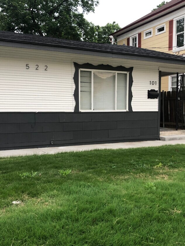 Front - 522 E Myrtle St