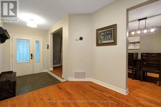 Building Photo - 112 Olde Towne Ave