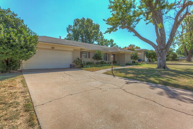 Foto del edificio - 5833 S Joplin Ave