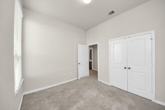 Building Photo - 1635 Ryon Falls Dr