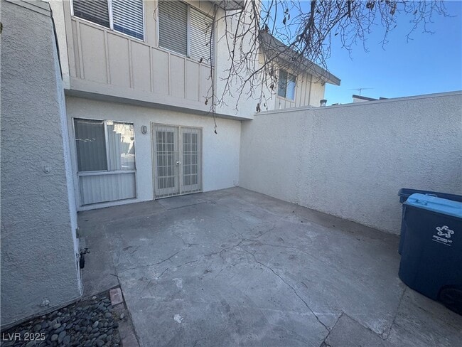 Building Photo - 504 Delfern Ln