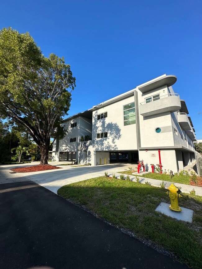 641 Palmetto Dr, Miami Springs, FL 33166 Apartments in Miami Springs