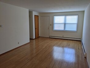 Building Photo - 837 Normal Rd