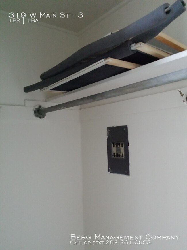 Building Photo - One Bedroom Downtown Waukesha