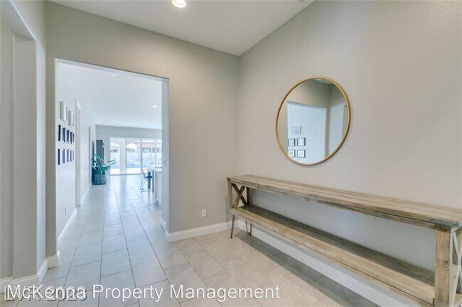 Foto del edificio - 4 br, 3 bath House - 792 Drammatico Pl