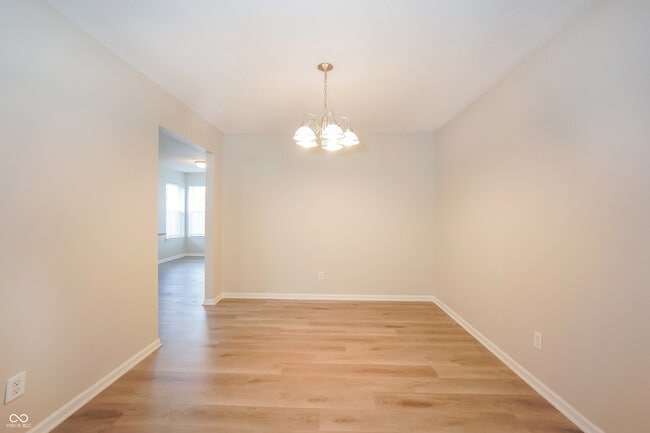 Foto del edificio - 5605 Dollar Forge Dr