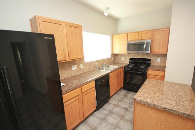 Building Photo - 6111 Settlers Lake Cir E