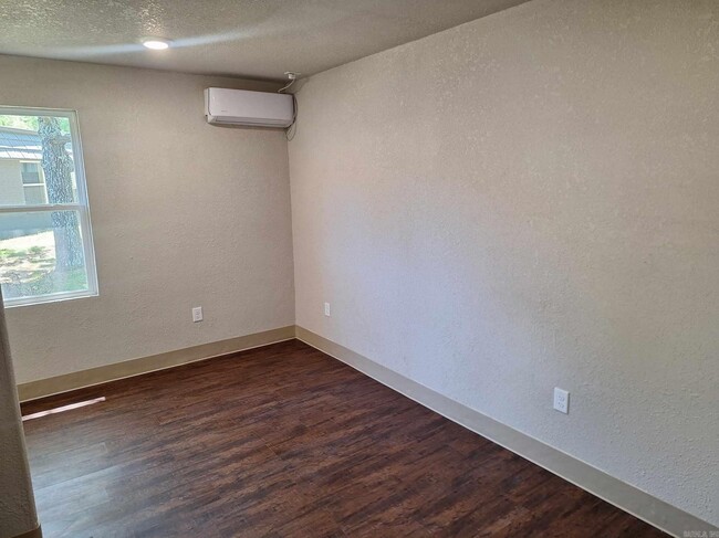 Foto del edificio - 306 Hornbeck Ave