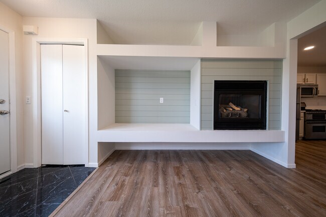 Building Photo - 2246 Flamingo Dr