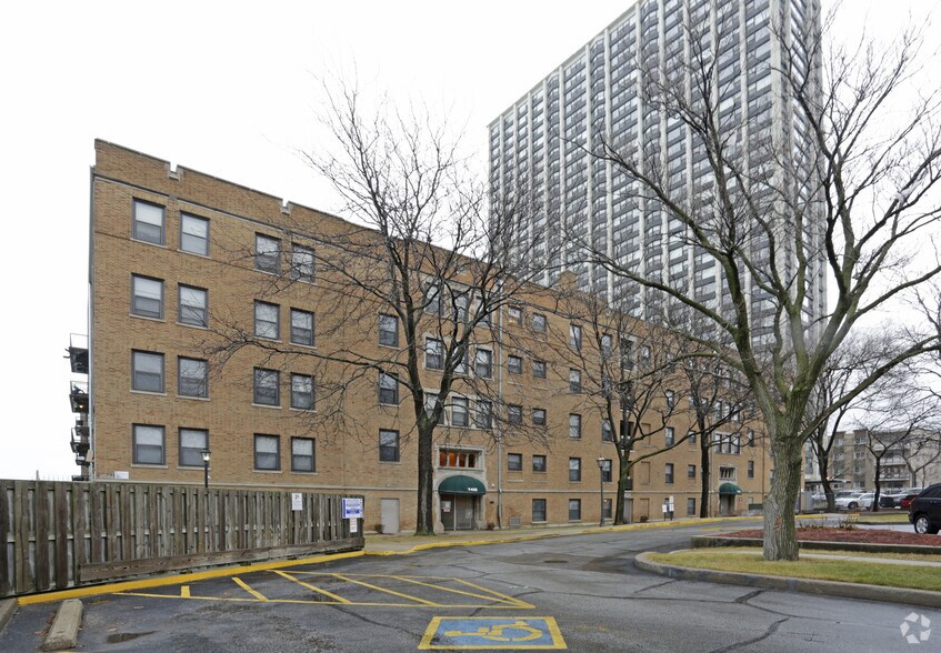 Lakeside Manor Apartments Rentals Chicago, IL