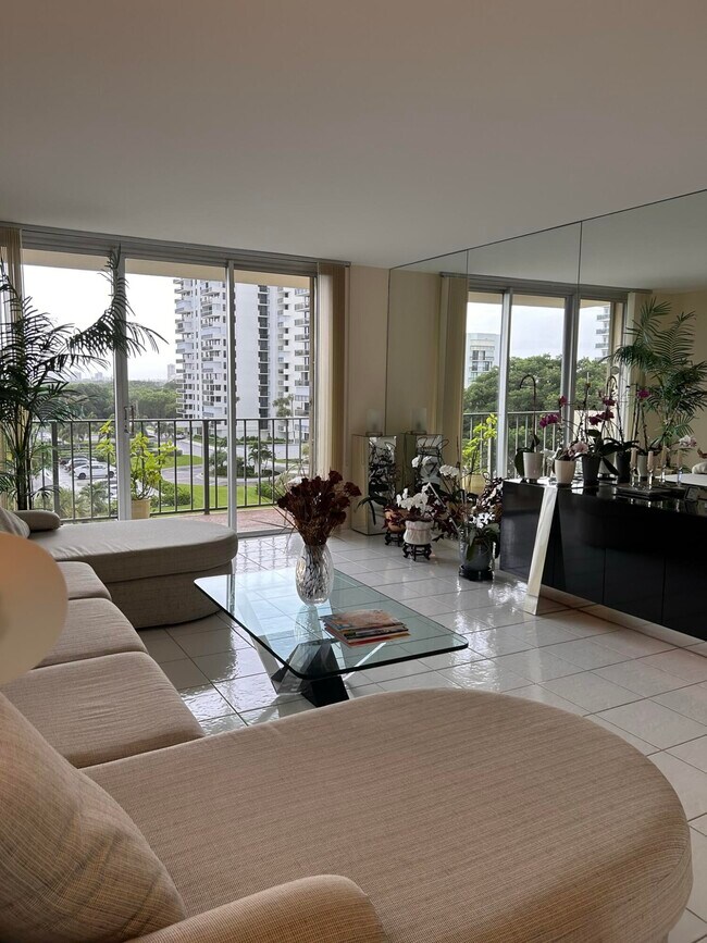 Foto del edificio - 2121 N Ocean Blvd