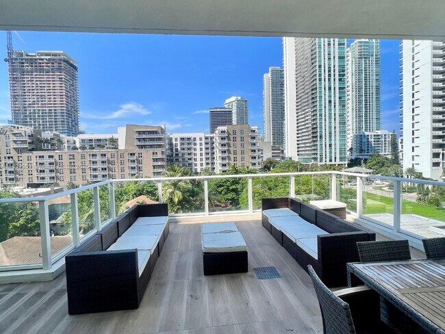 Foto del edificio - 321 NE 26th St