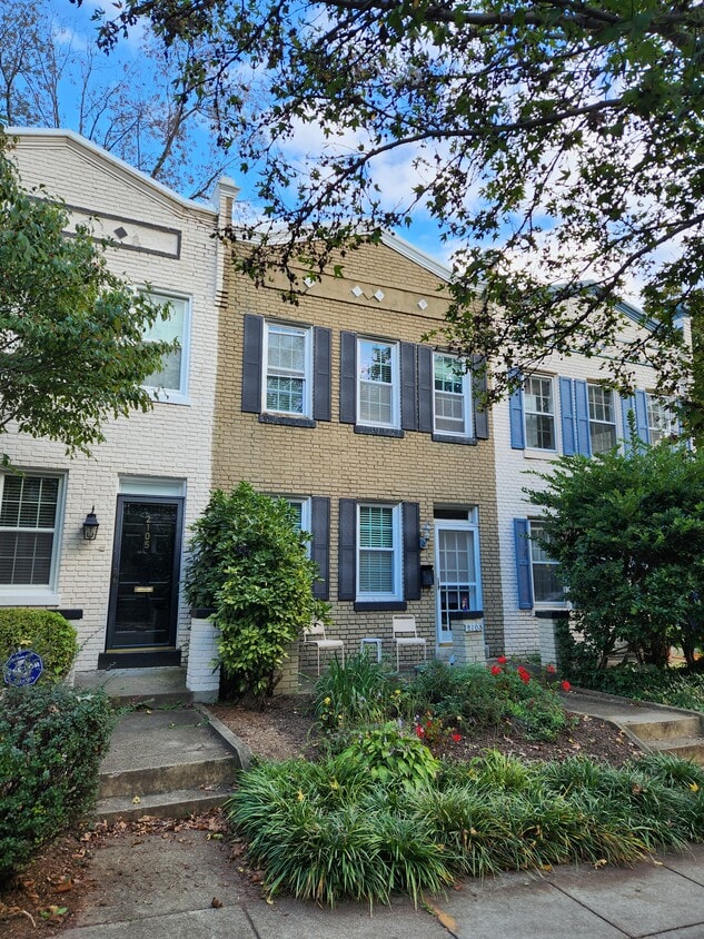 Primary Photo - 2103 37th St NW