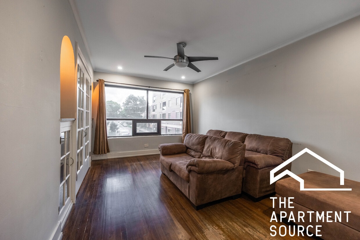 Foto principal - 3716 W Belmont Ave