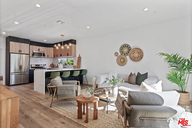 Foto del edificio - 10825 Hartsook St