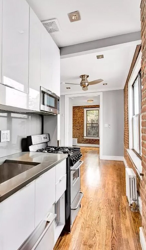 Foto del edificio - 419 E 13th St